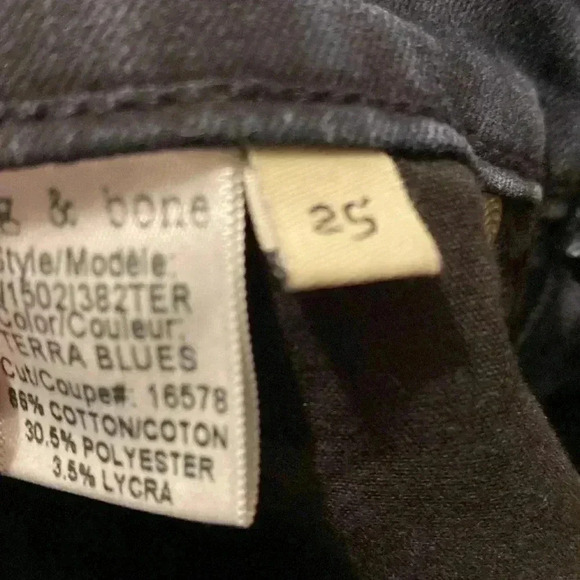 Rag and bone women’s skinny jeans size 25 dark wash - little distress on knee - Picture 6 of 7